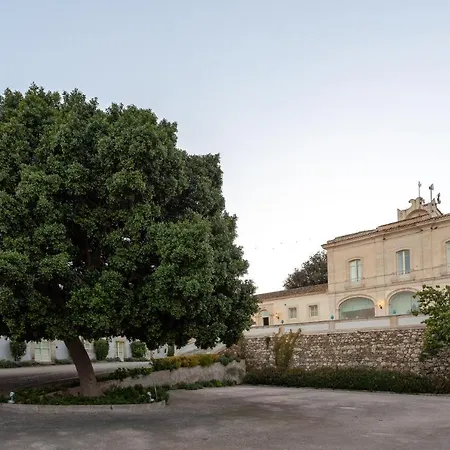 Borgo Di Luce I Monasteri Golf & فندق
